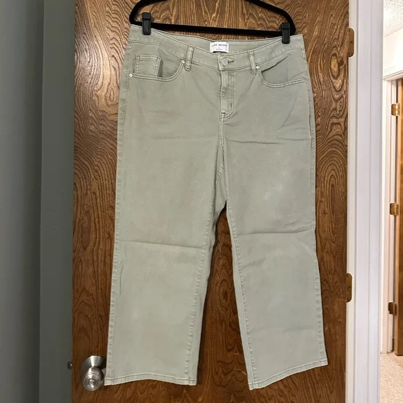 Lane Bryant Sage Green Mid-rise Straight Cropped Pants - Picture 1 of 8